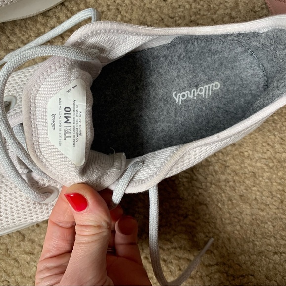 Barely worn M10 white Allbirds Treehugger sneakers. - Picture 6 of 8